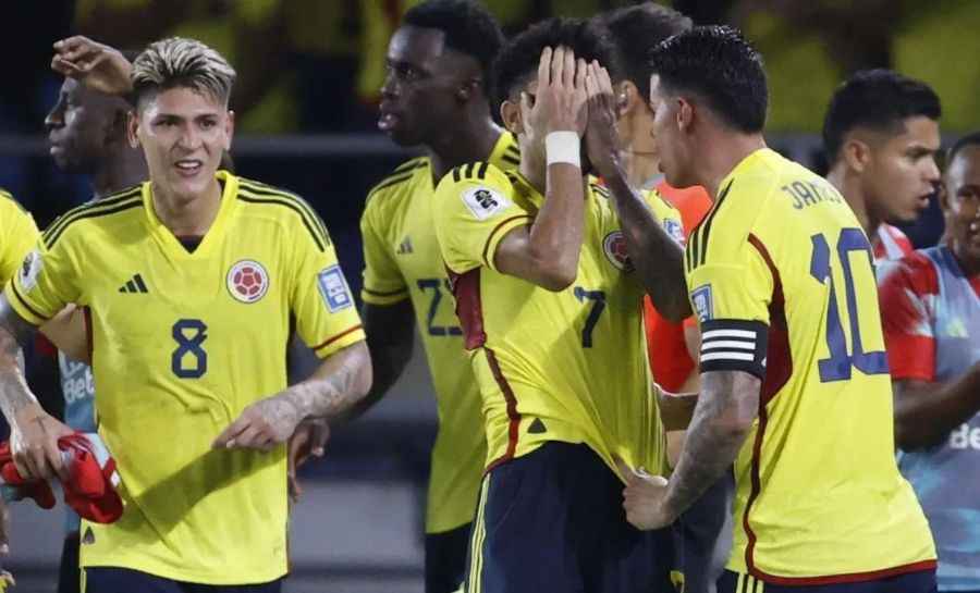 Brasil leva virada da Colômbia em noite de Luis Díaz, que se emociona com pai no estádio